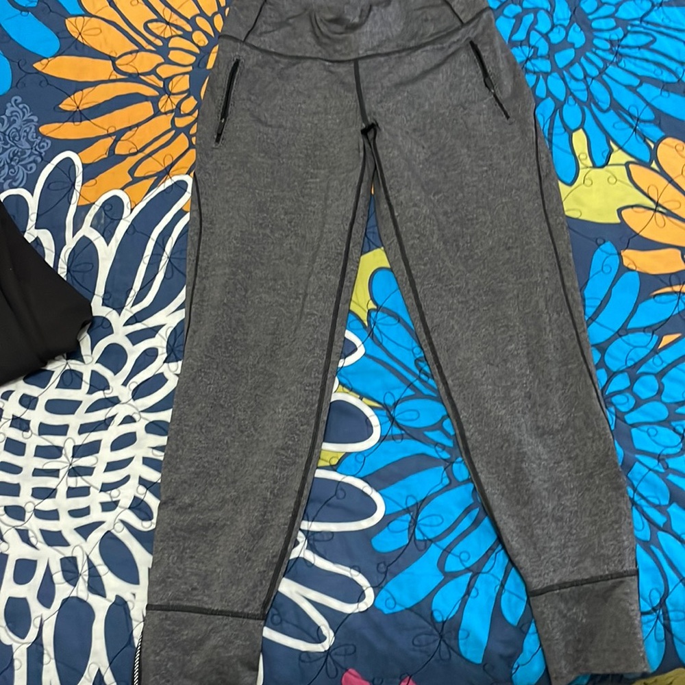 Lululemon pants - size 8 VGUC
